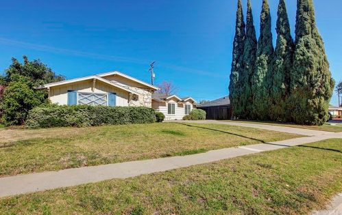 5335 Bergh Dr, Anaheim, CA 92807-3136