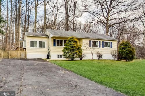 725 Ellsworth Ave, Great Falls, VA 22066-2930