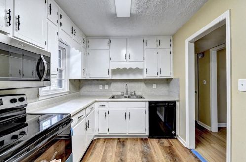 3936 Woodland Cir, Conyers GA  30013-3057 exterior