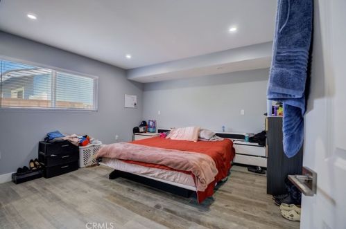 1518 Cochran St, Simi Valley CA 93065-2047 exterior