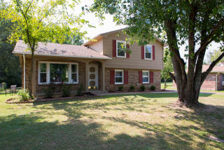 4909 Shadowlawn Dr, Hermitage, TN 37076-1715