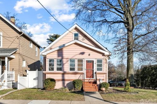 18 Liberty St, Perth Amboy, NJ 08863-2215