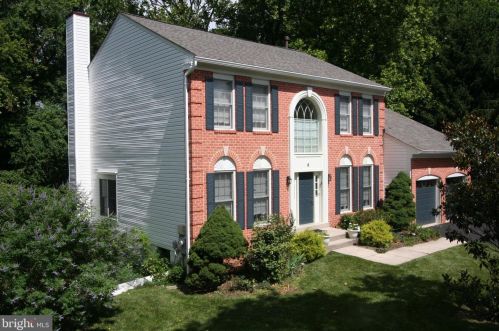 6 Riviera Ct, Silver Spring, MD 20904-3585