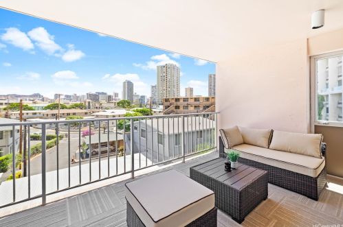 2439 Kapiolani Blvd, Honolulu, HI 96826-4659