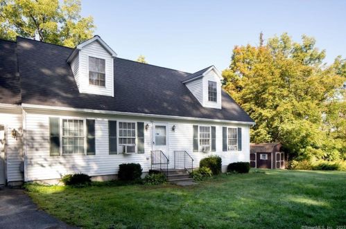 305 Elm St, Canaan, CT 06018-2148