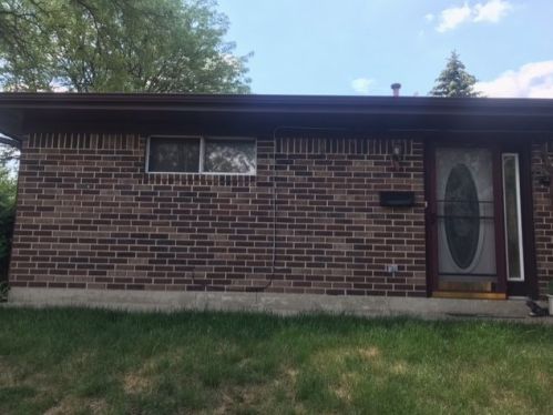 1237 Fulton Dr, Streamwood, IL 60107-2804