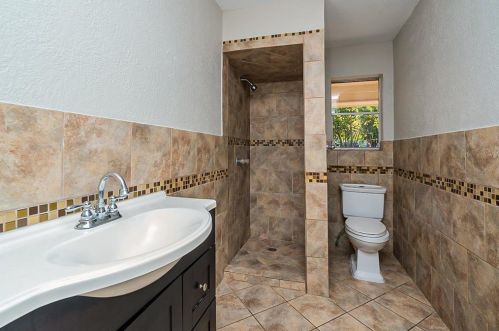 2401 Weiler Blvd, Fort Worth TX  76112-5042 exterior