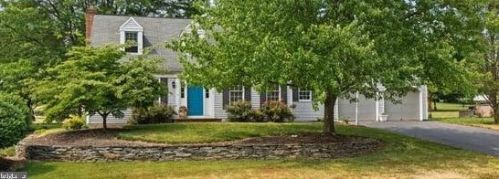 2474 Carriage Dr, Lancaster, PA 17601-4869