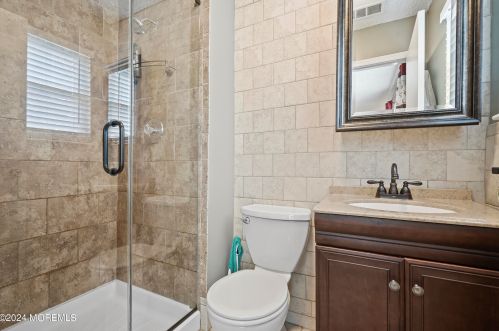 20 Edgeware Close, East Freehold, NJ 07728-3825