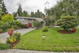 1206 Kenoyer Dr, Bellingham, WA 98229-2346
