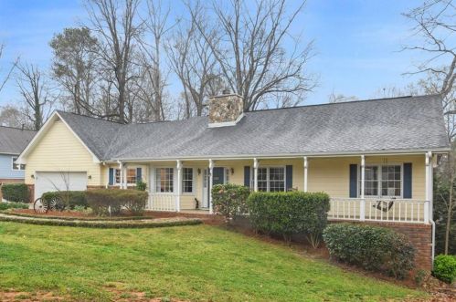 690 Garner Rd, Lilburn, GA 30047-5387