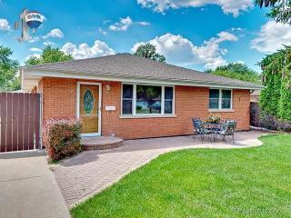 150 Pleasant Ave, Hanover Park, IL 60108-1146