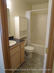 1008 Jefferson Ct, Moscow ID  83843-9771 exterior