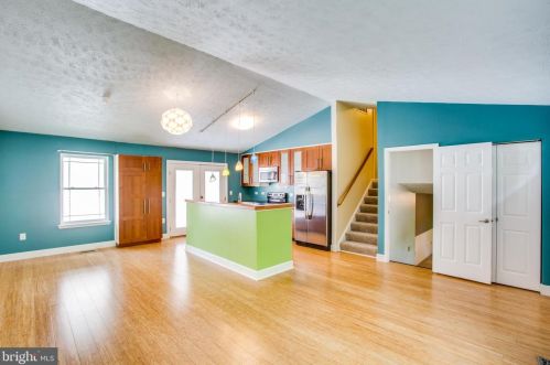 7103 Old Plank Rd, Fredericksburg, VA 22407-8535