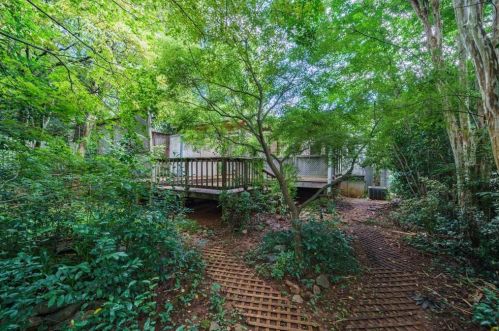 1490 Brooklyn Ave, Atlanta GA  30309-2202 exterior
