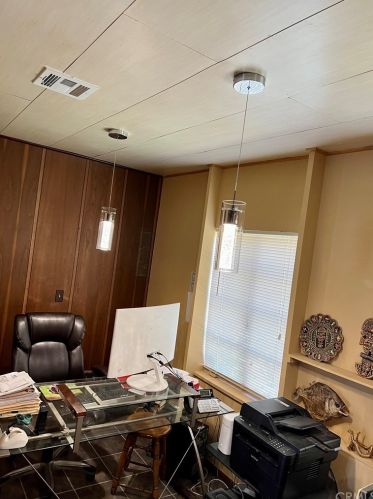 5842 Magnolia Ave, Riverside CA  92506-1827 exterior