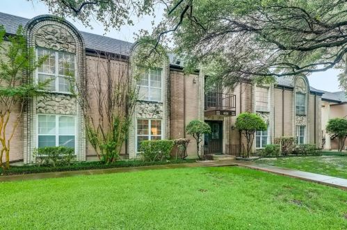 4102 Ridglea Country Club Dr, Fort Worth, TX 76126-2228