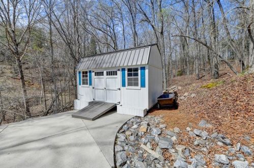5885 Nix Bridge Rd, Gainesville, GA 30506-3438