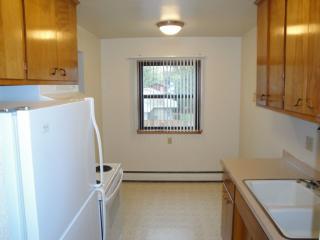 1855 Larpenteur Ave, Saint Paul MN  55109-4790 exterior