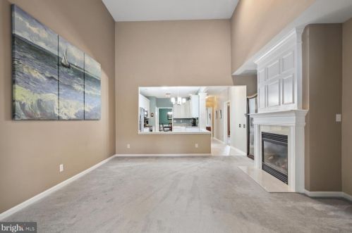 85 Sparrow Dr, Trenton NJ 08690-2463 exterior