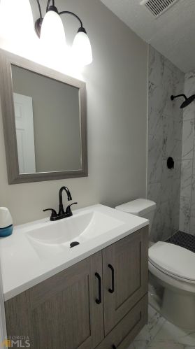 3260 Creekwood Dr, Rex GA  30273-2121 exterior