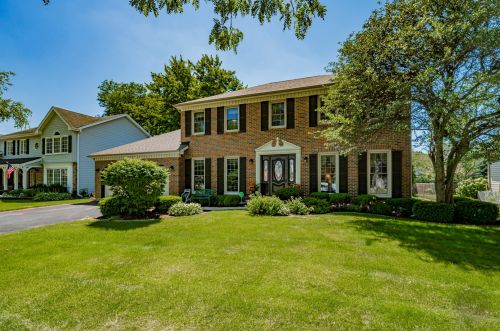 2441 Remington Dr, Naperville, IL 60565-3440