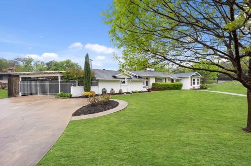 4141 Shannon Dr, Fort Worth, TX 76116-8041