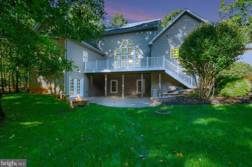 8623 Laroque Run Dr, Fredericksburg, VA 22407-1911
