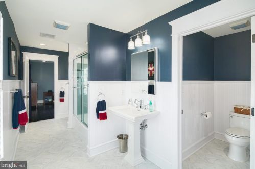 415 Washington Ave, Tavistock NJ 08033-3340 exterior