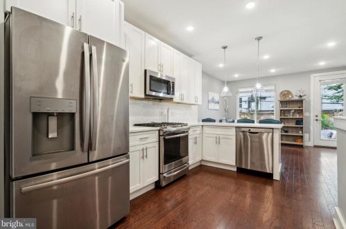 2616 Federal St, Philadelphia, PA 19146-3829