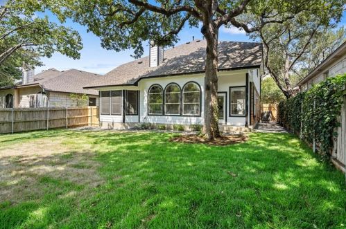 10209 Broomflower Dr, Austin TX  78739-1448 exterior