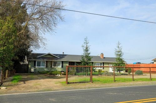 960 Stearns Rd, Valley Home, CA 95361-2224