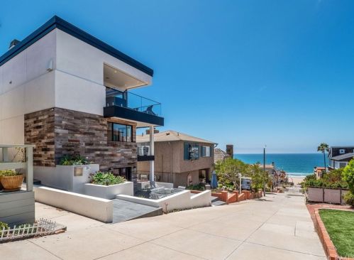 224 32nd St, Manhattan Beach, CA 90266-3926