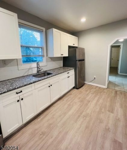 294 21st St, Irvington, NJ 07111-4418