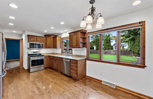 9558 Walnut Dr, Hammond IN  46321-3823 exterior
