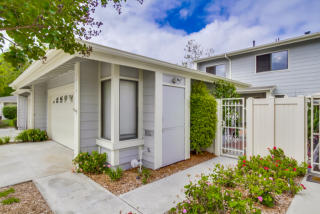 919 Wentworth Cir, Vista, CA 92081-5374