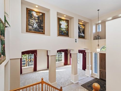 18477 Hollowtree Ln, Riverside CA  92504-9467 exterior