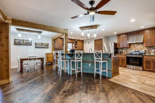 1318 Swallow Ln, Garland TX 75042-8035 exterior