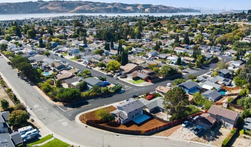 537 Viewmont St, Benicia, CA 94510-2324