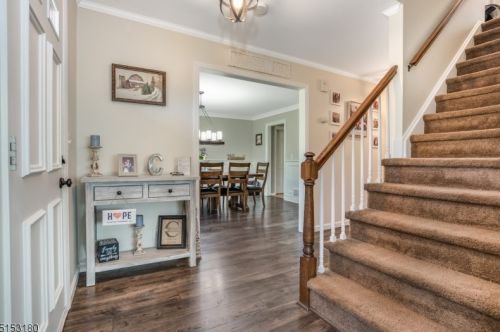 16 Bennington Rd, Annandale, NJ 08801-3327