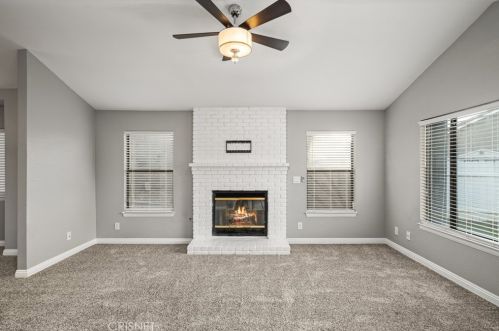 42320 La Gabriella Dr, Lancaster CA  93536-3568 exterior