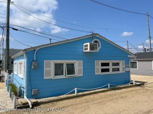31 Kingfisher Way, Lavallette, NJ 08735-1312