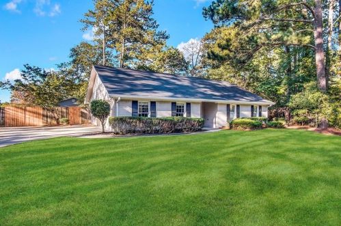 391 Bridgewood Dr, Conyers GA  30094-4354 exterior
