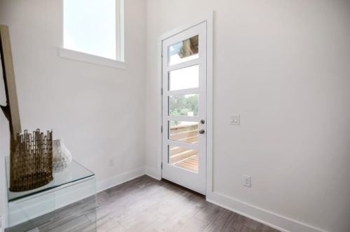 5008 Baker St, Austin TX  78721-1511 exterior