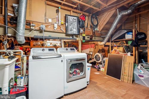 5269 Bradgen Ct, Springfield VA  22151-3524 exterior