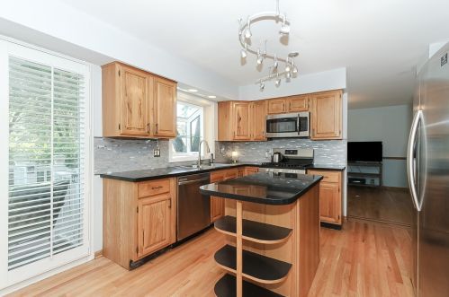 258 El Paso Ln, Carol Stream IL  60188-1737 exterior