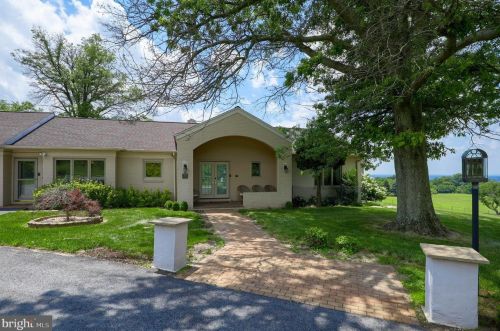 1606 Druck Valley Rd, York, PA 17406-2419