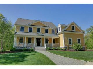 93 Clark Rd, Smithfield, RI 02917-2331