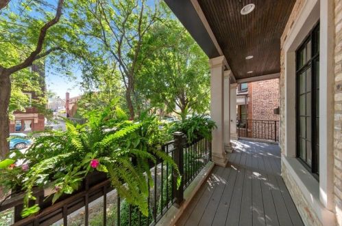 3646 Hamilton Ave, Chicago, IL 60618-4983