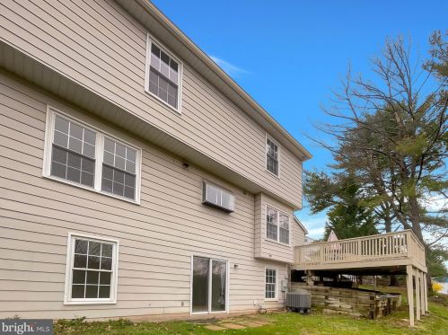 1335 Butter Churn Dr, Herndon, VA 20170-2013